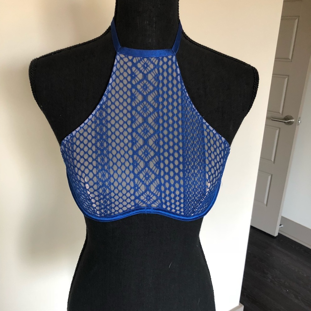 Victoria’s Secret very sexy halter bra 34C